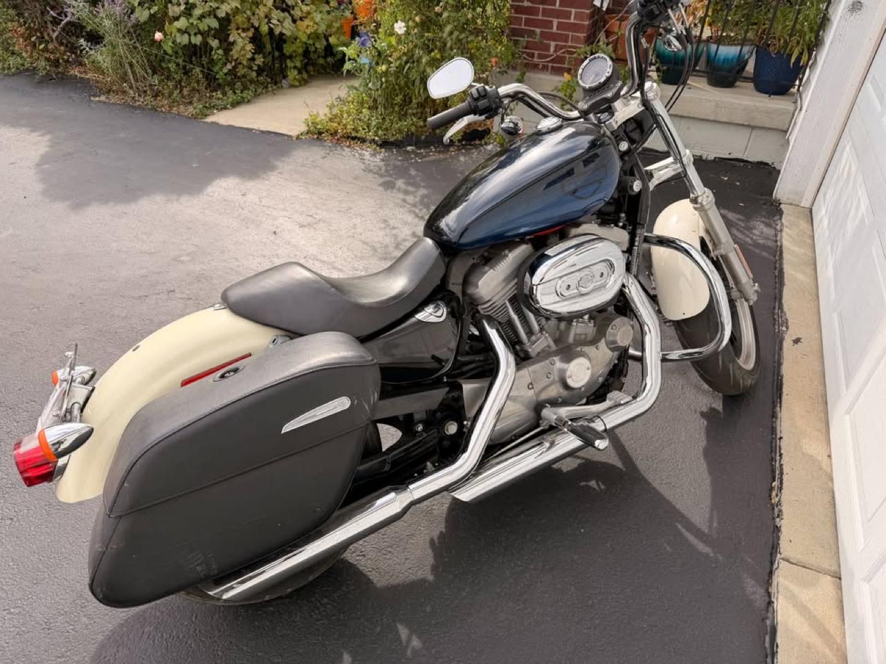 Harley-Davidson XL883L  2011