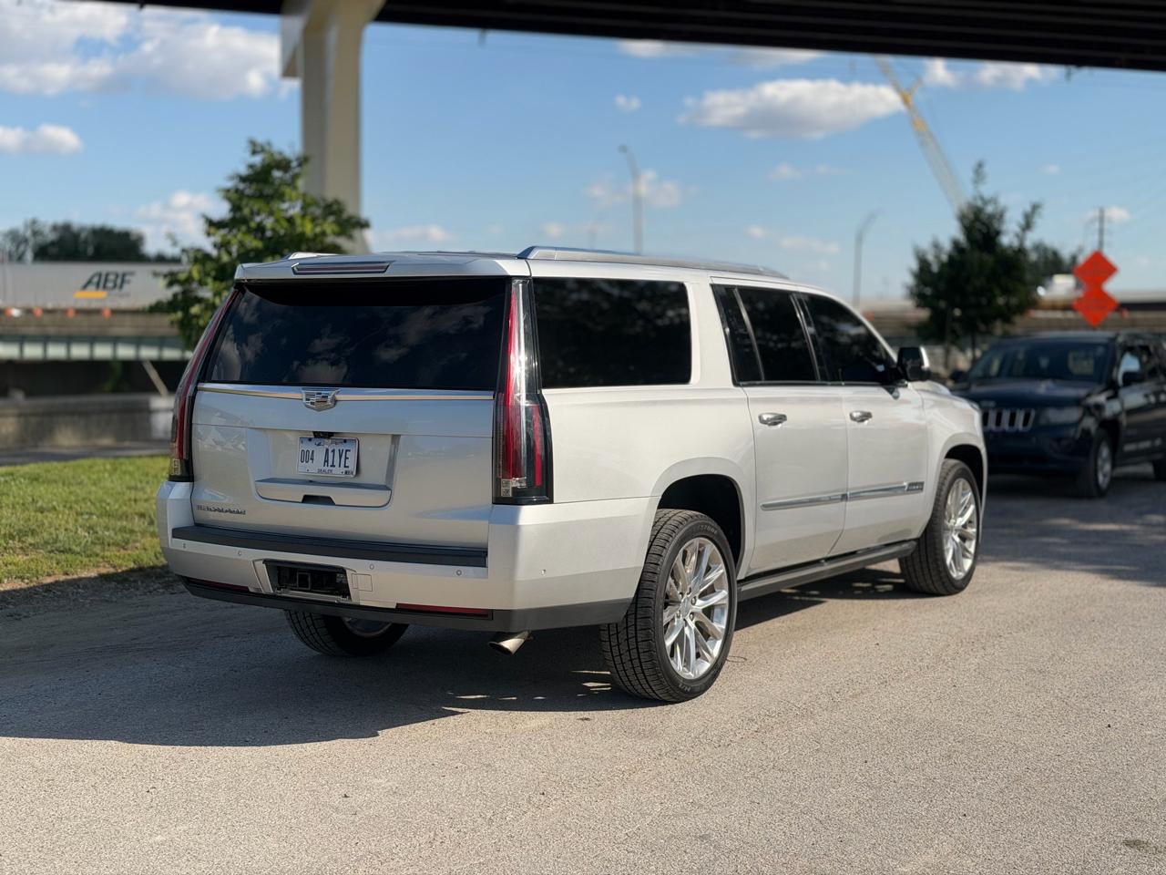 Cadillac Escalade ESV Premium 4WD 2017