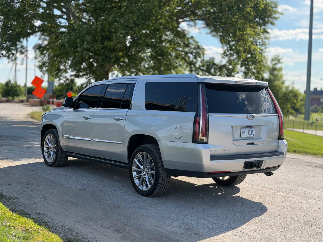 Cadillac Escalade ESV Premium 4WD 2017