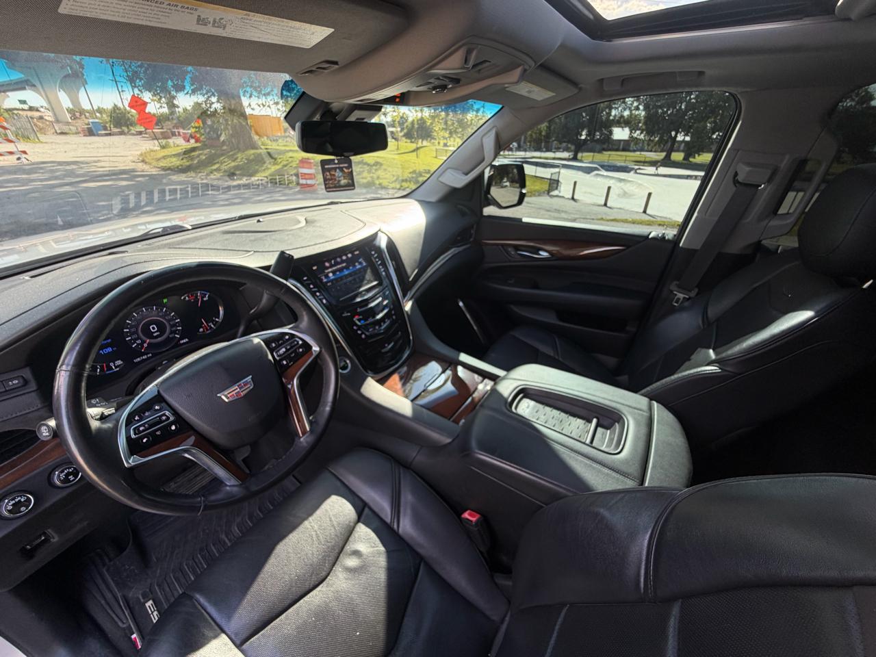 Cadillac Escalade ESV Premium 4WD 2017