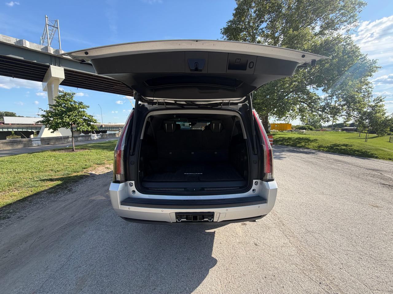 Cadillac Escalade ESV Premium 4WD 2017