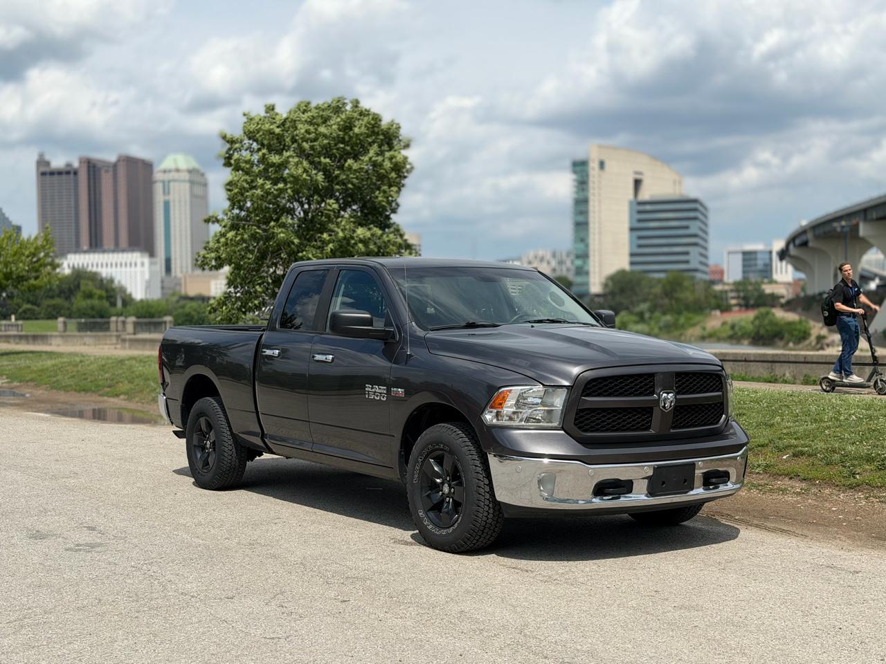 RAM 1500 SLT Quad Cab 4WD 2017