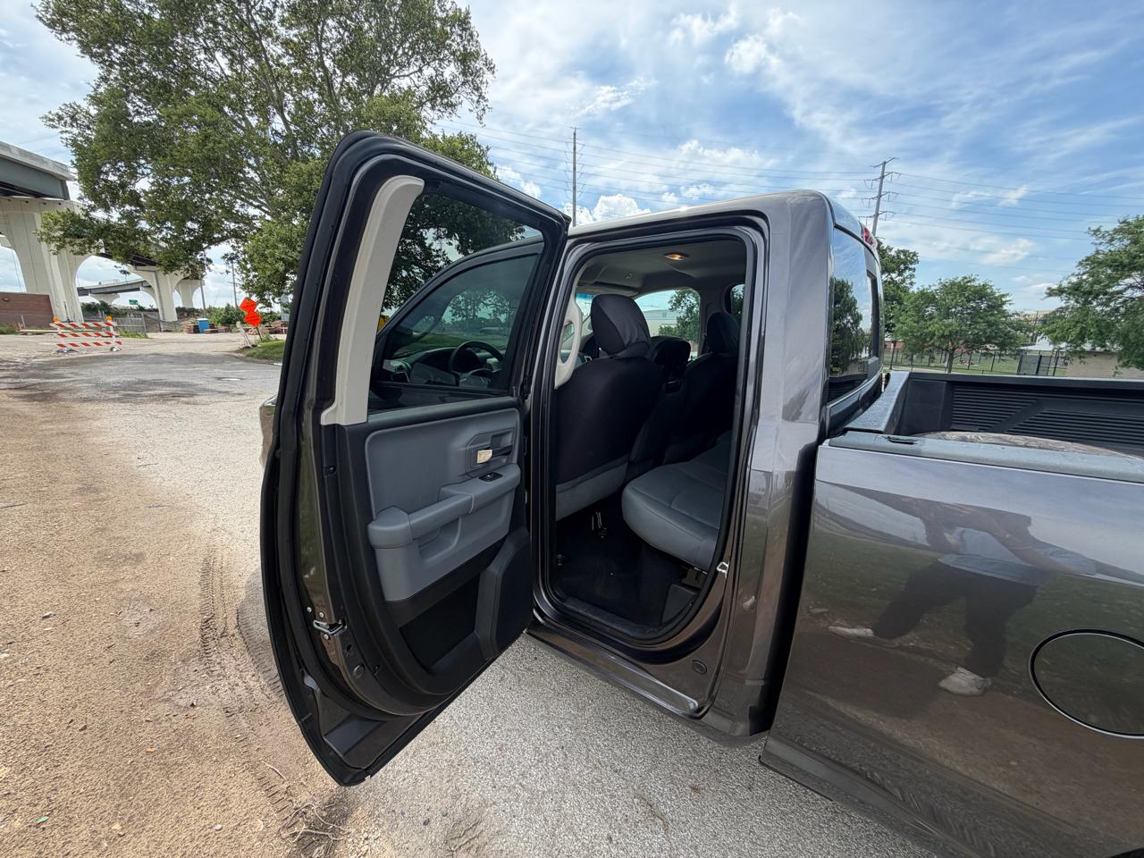 RAM 1500 SLT Quad Cab 4WD 2017