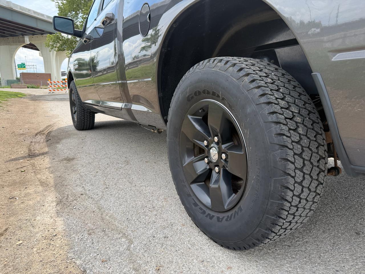 RAM 1500 SLT Quad Cab 4WD 2017