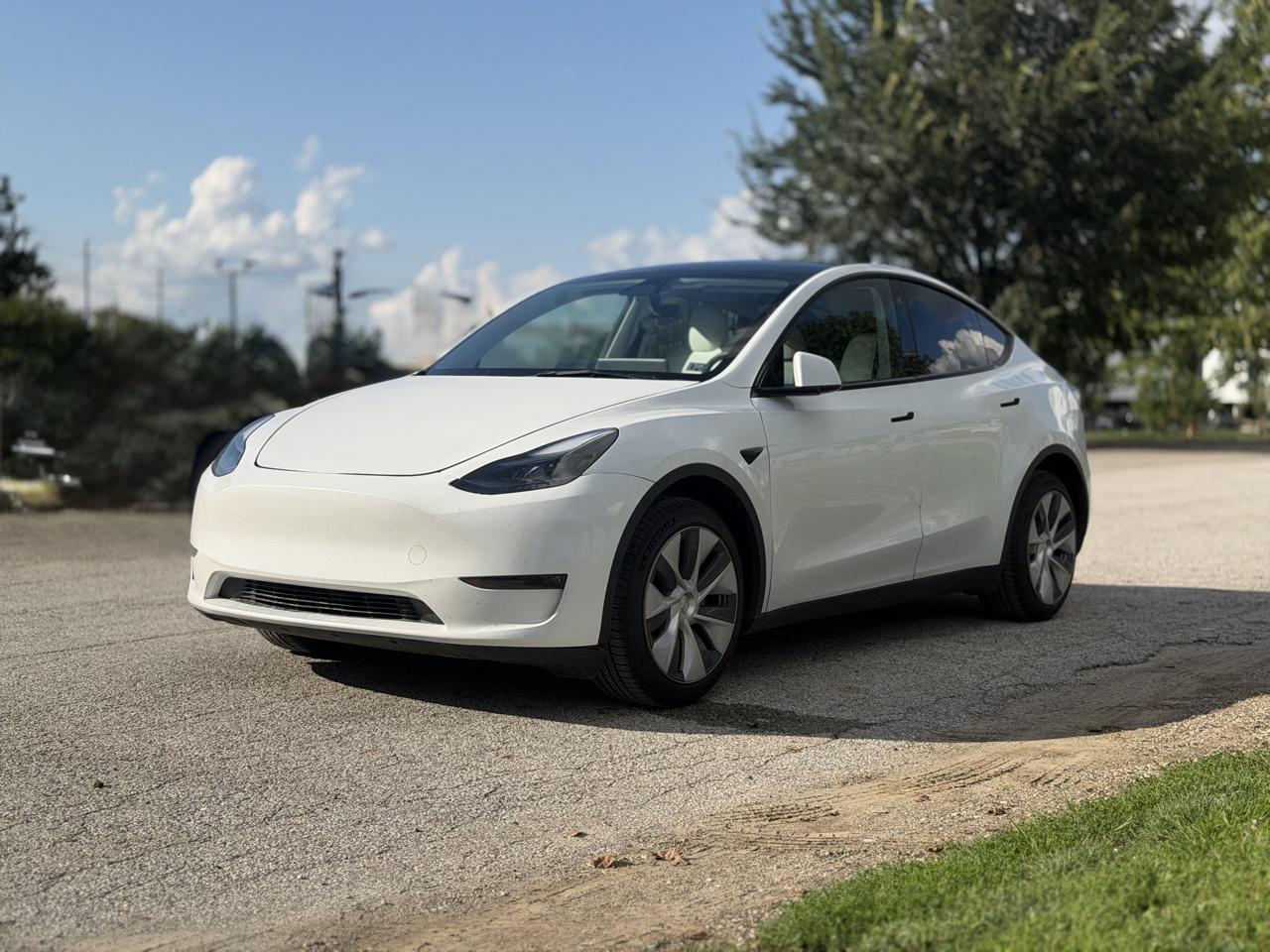 2023 Tesla Model Y Long Range photo 4