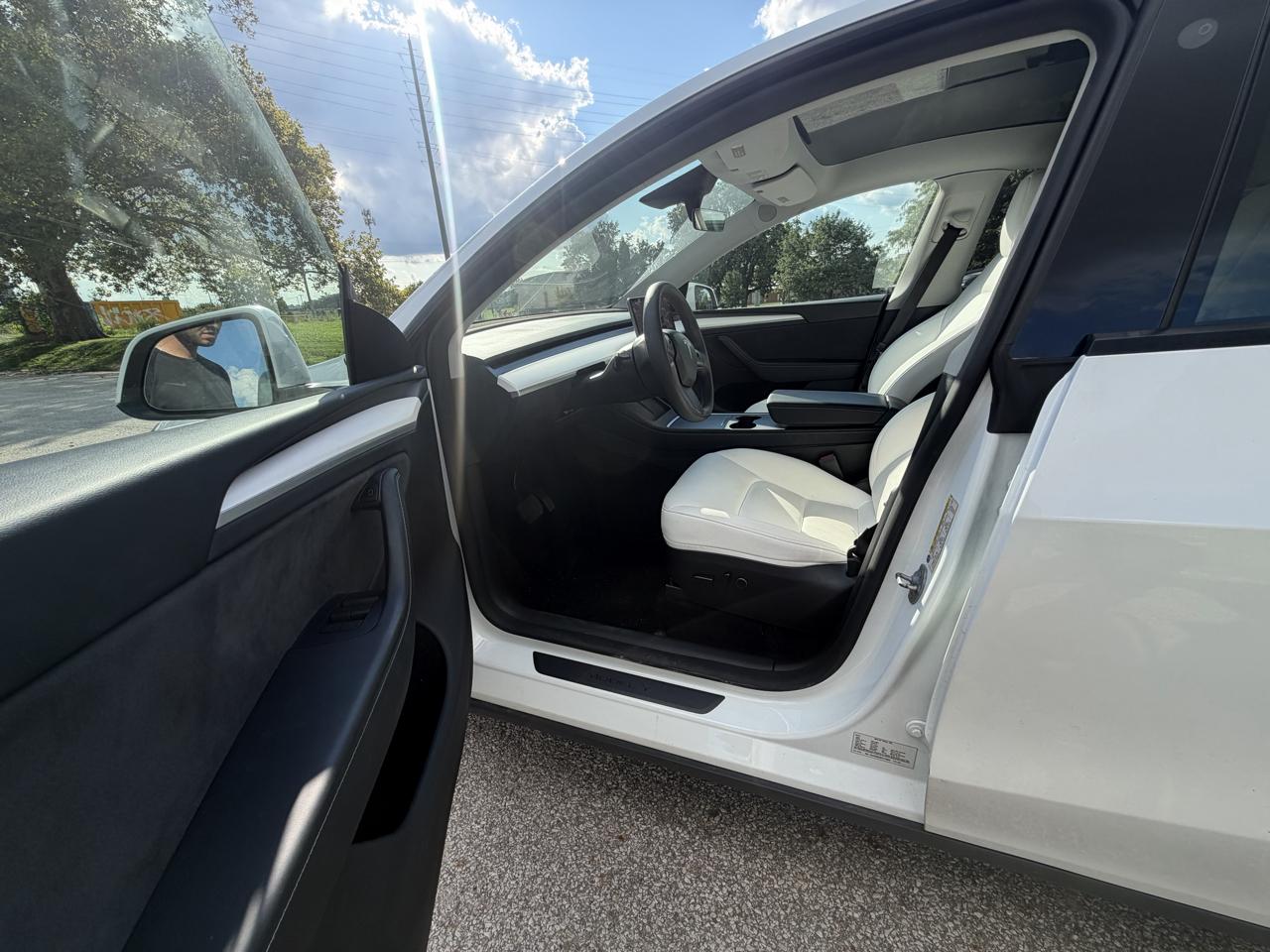 2023 Tesla Model Y Long Range photo 5