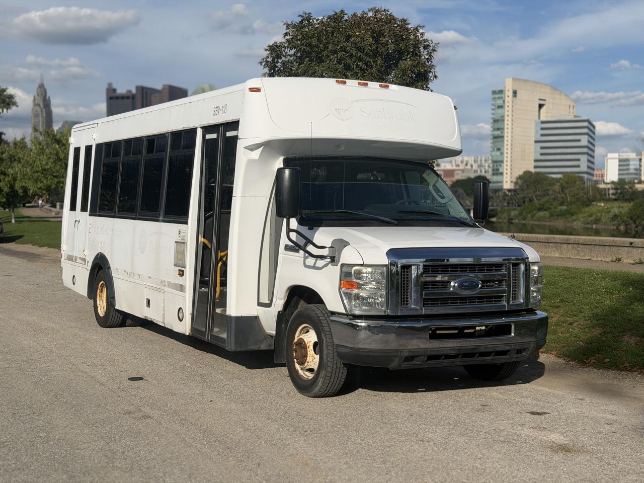 Ford Econoline E450 2010