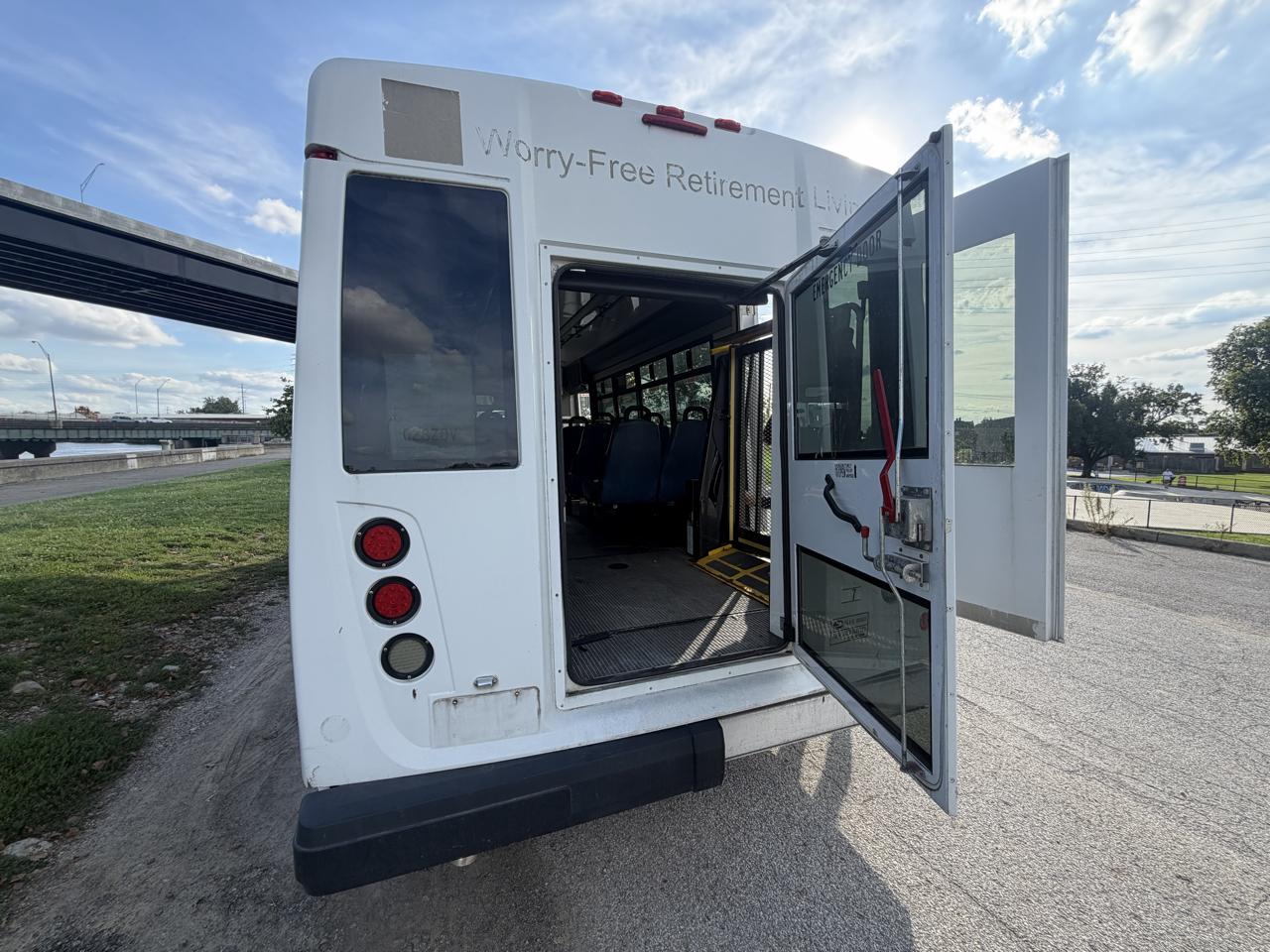 Ford Econoline E450 2010