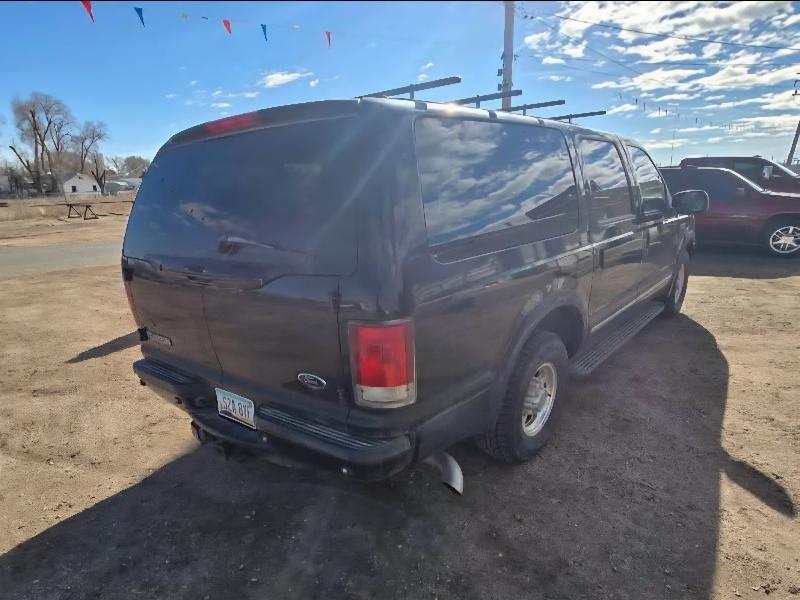 Ford Excursion  2002