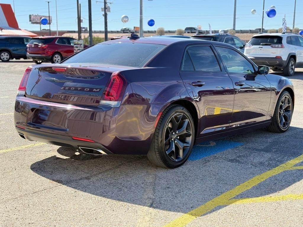 Chrysler 300  2020
