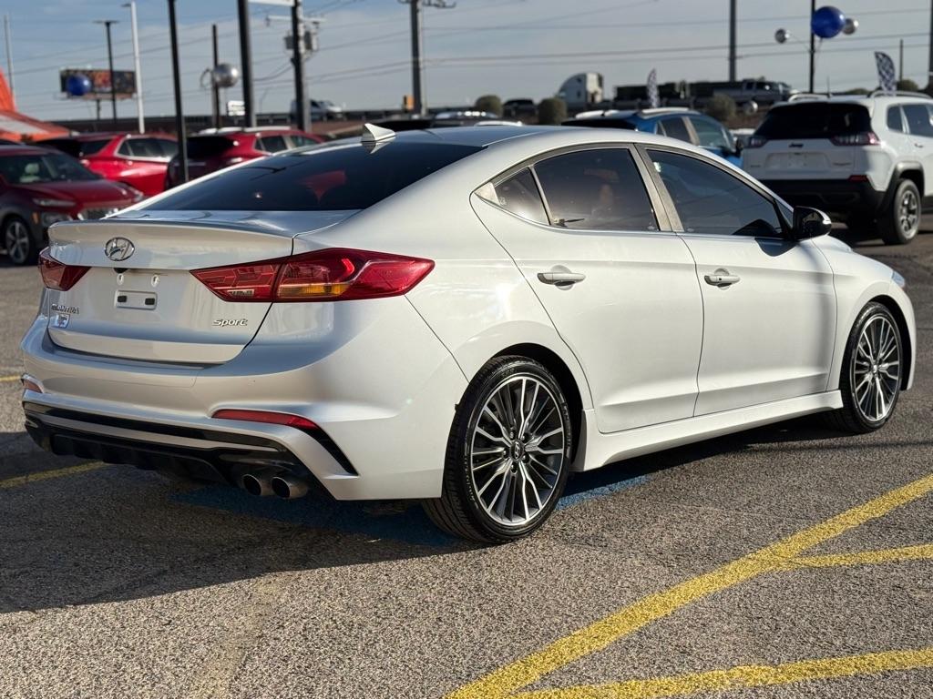 Hyundai Elantra  2018