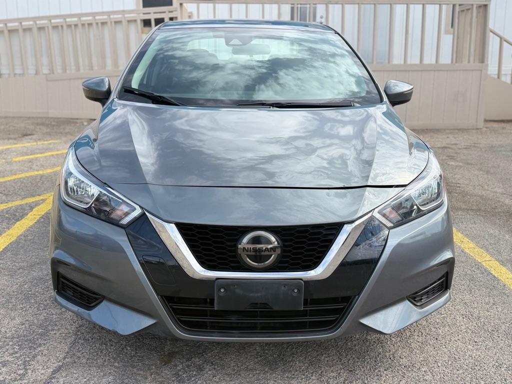 Nissan Versa  2020