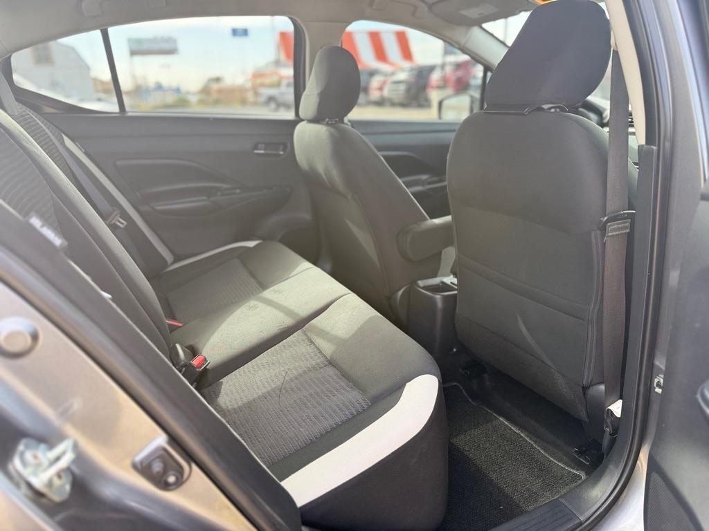 Nissan Versa  2020
