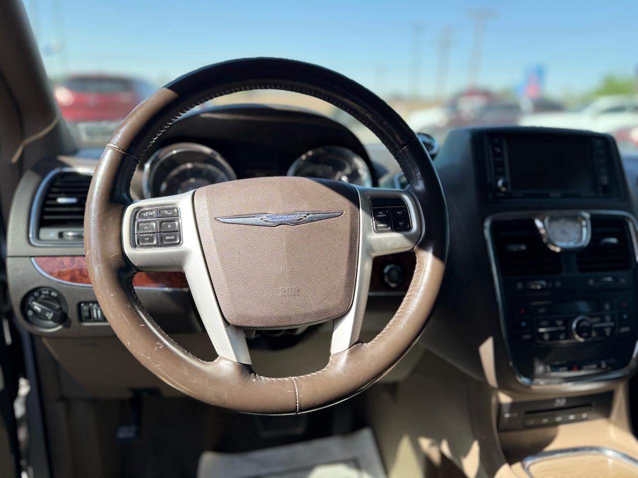 Chrysler Town & Country Touring-L 2014