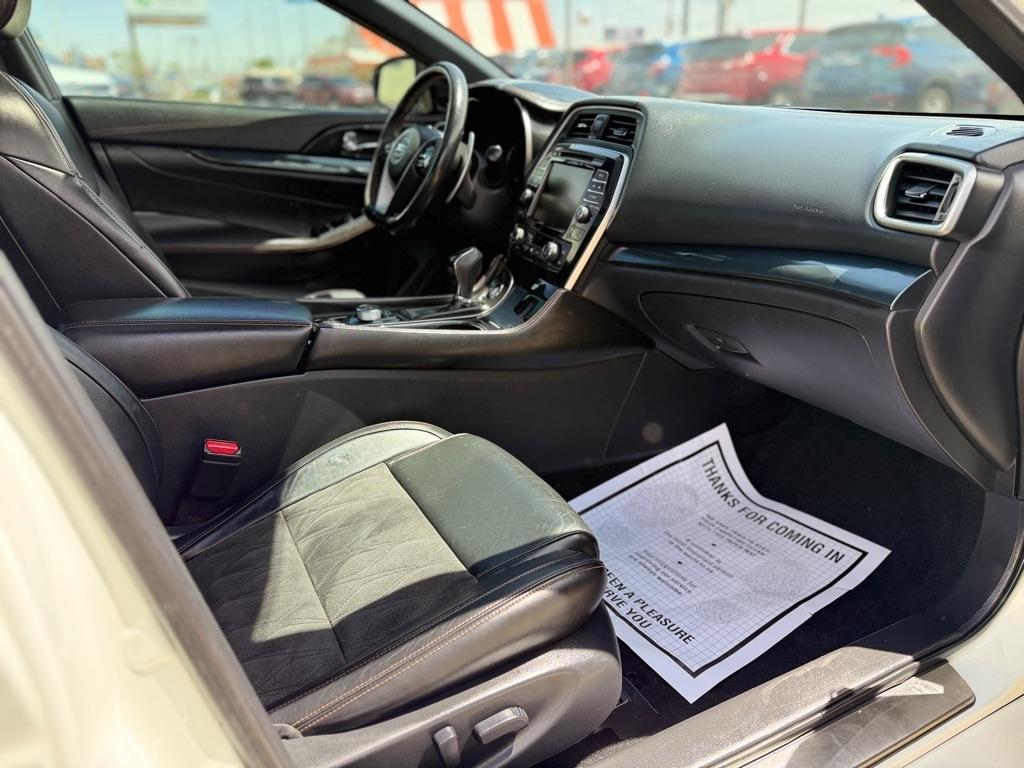 Nissan Maxima  2019