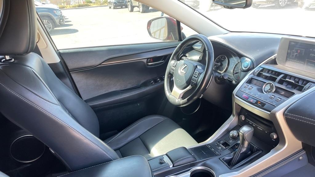Lexus NX 300  2018