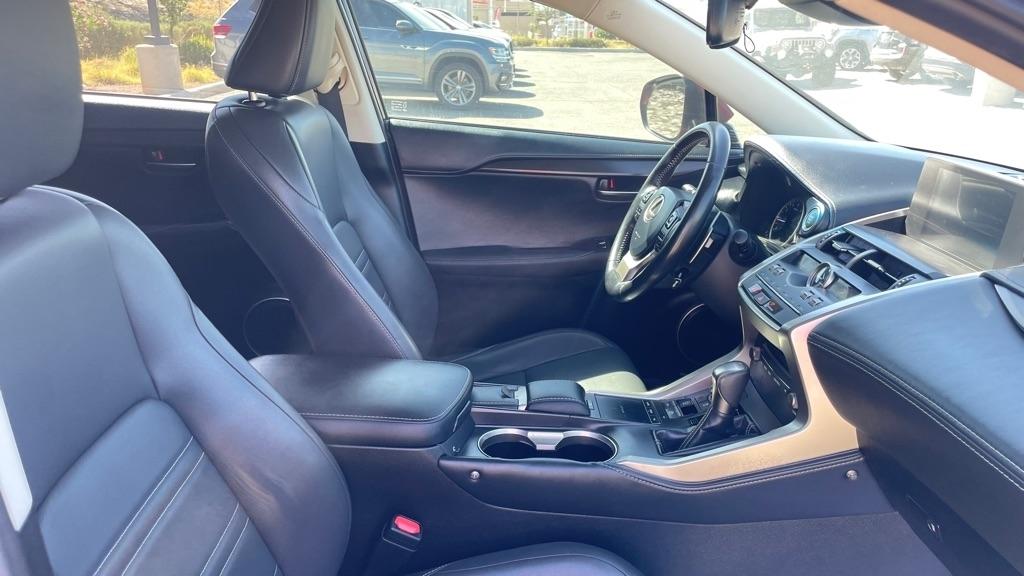 Lexus NX 300  2018