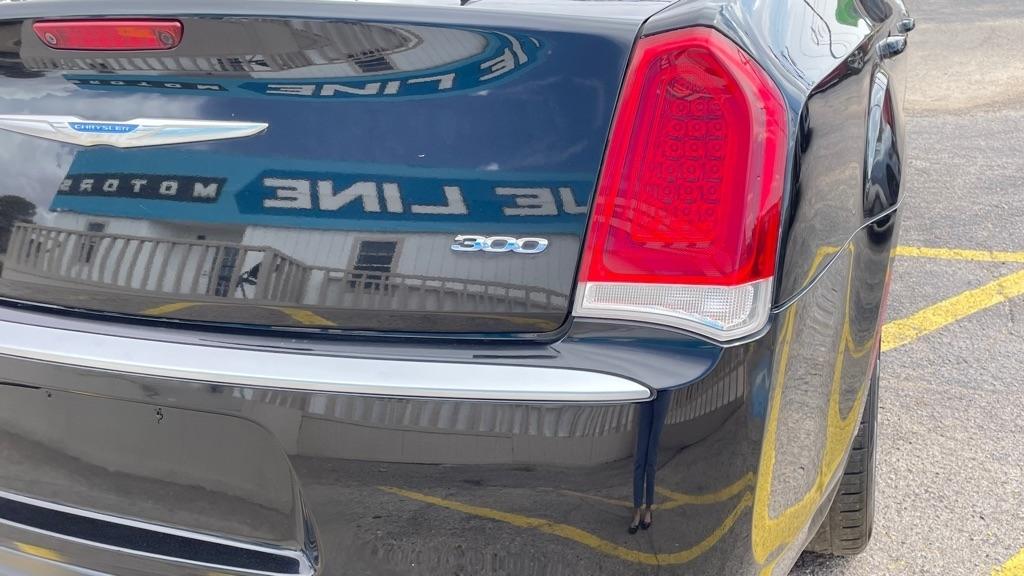 Chrysler 300  2018