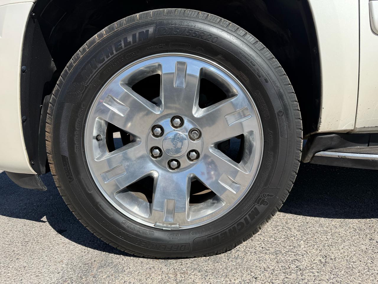 GMC Yukon XL 1500 4WD 2008