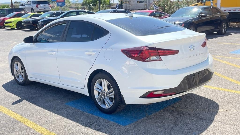 Hyundai Elantra  2020
