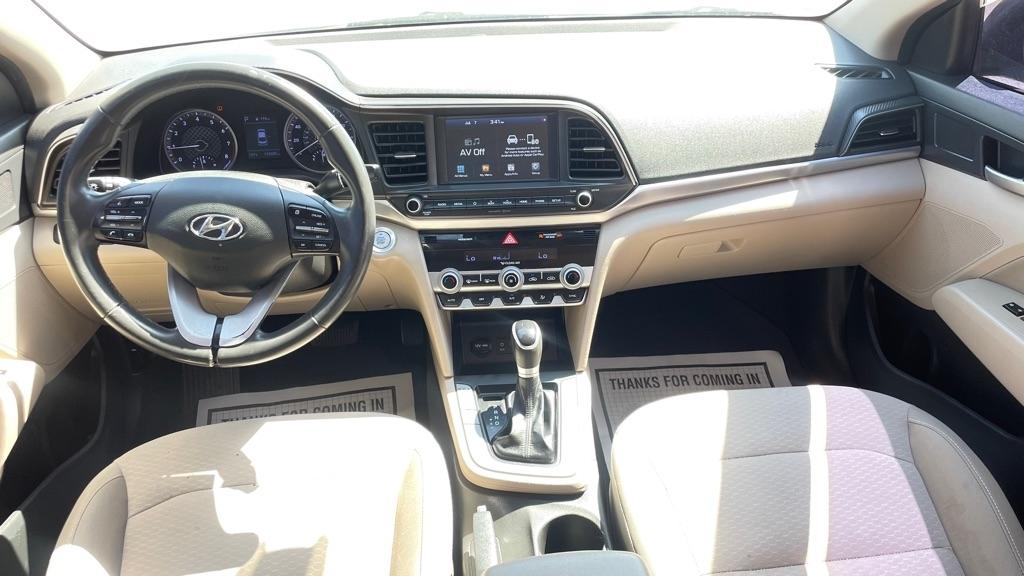 Hyundai Elantra  2020