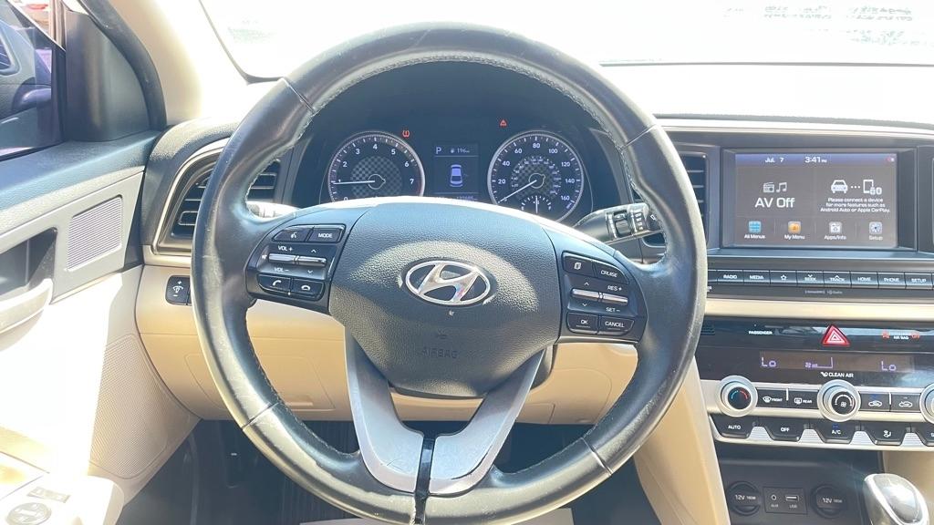 Hyundai Elantra  2020
