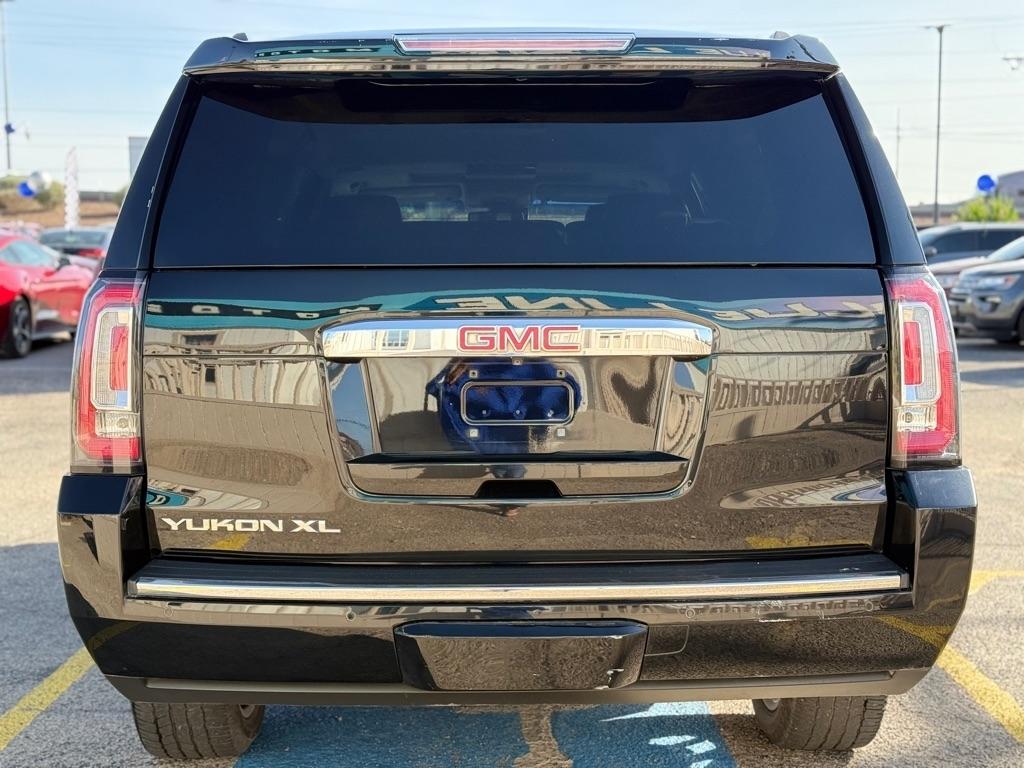 GMC Yukon XL Denali 2017