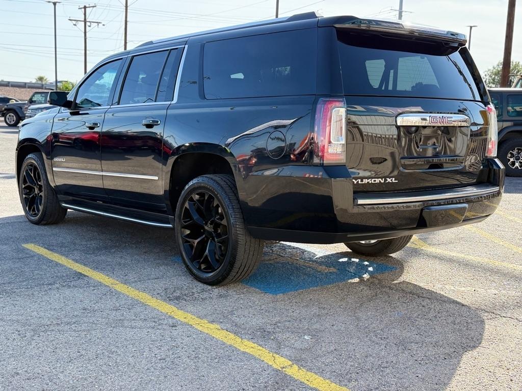 GMC Yukon XL Denali 2017