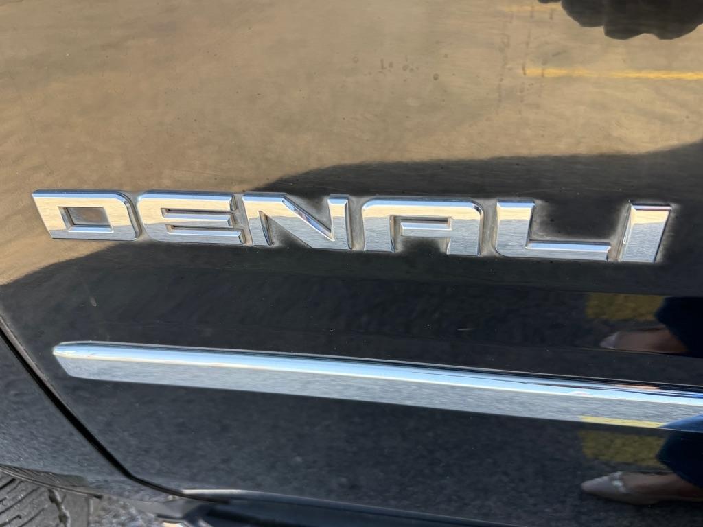 GMC Yukon XL Denali 2017