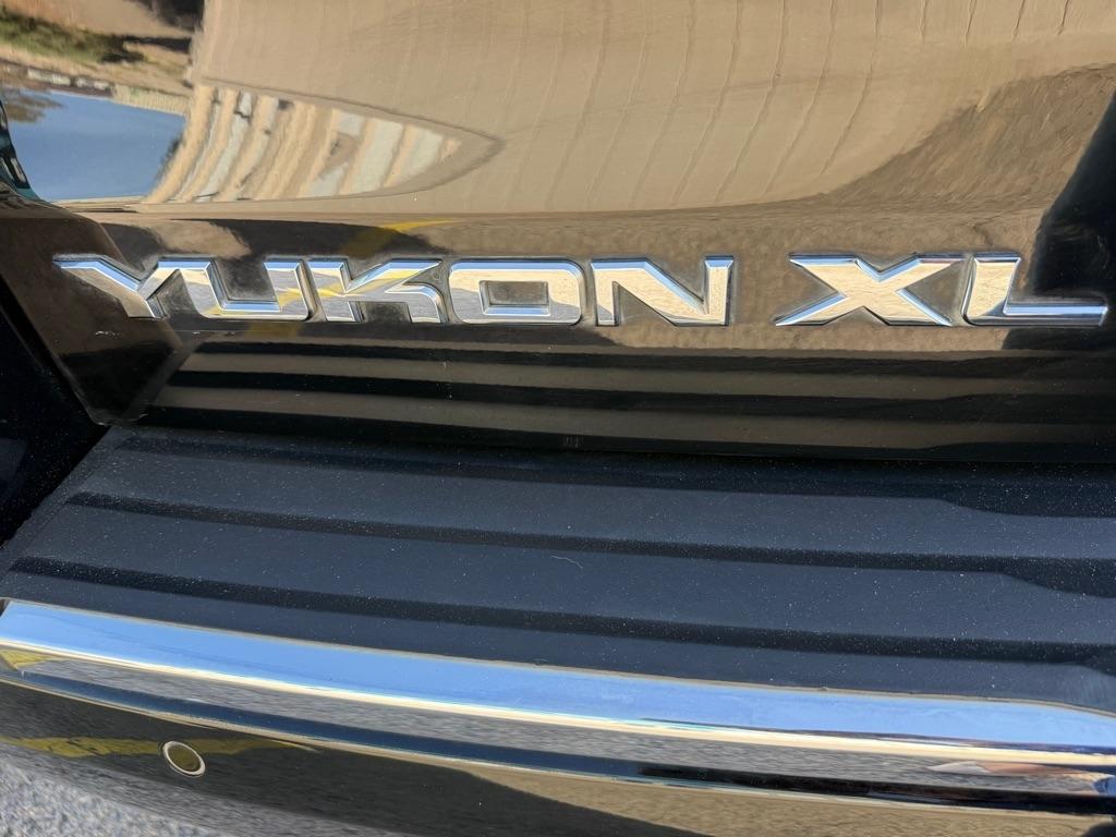 GMC Yukon XL Denali 2017