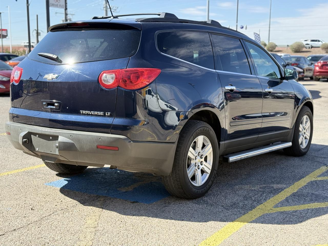 Chevrolet Traverse 2LT FWD 2012