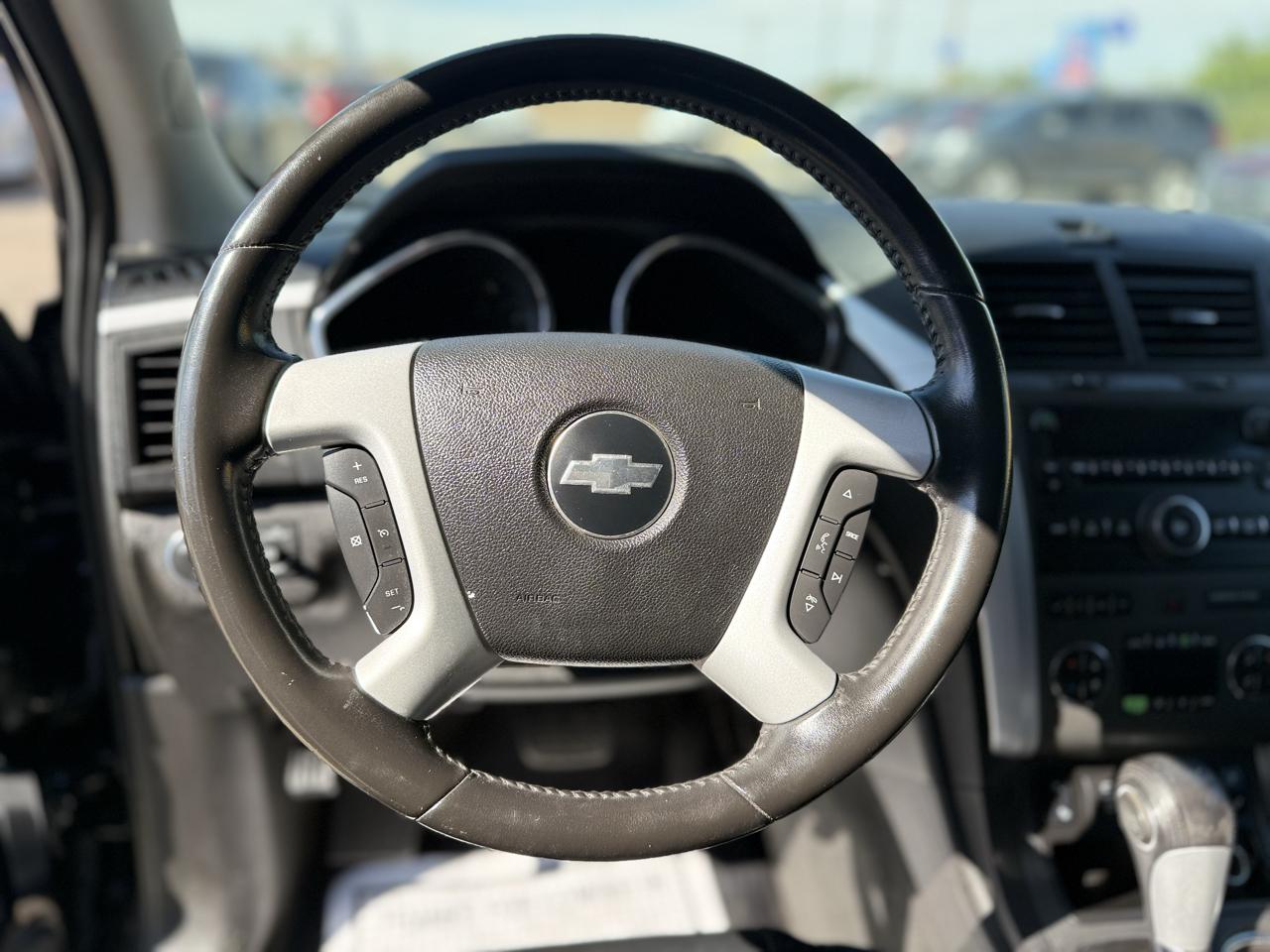 Chevrolet Traverse 2LT FWD 2012