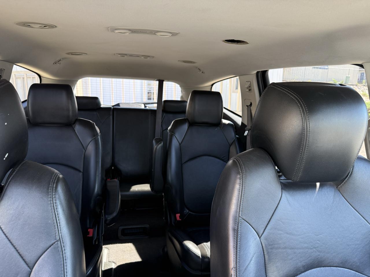 Chevrolet Traverse 2LT FWD 2012