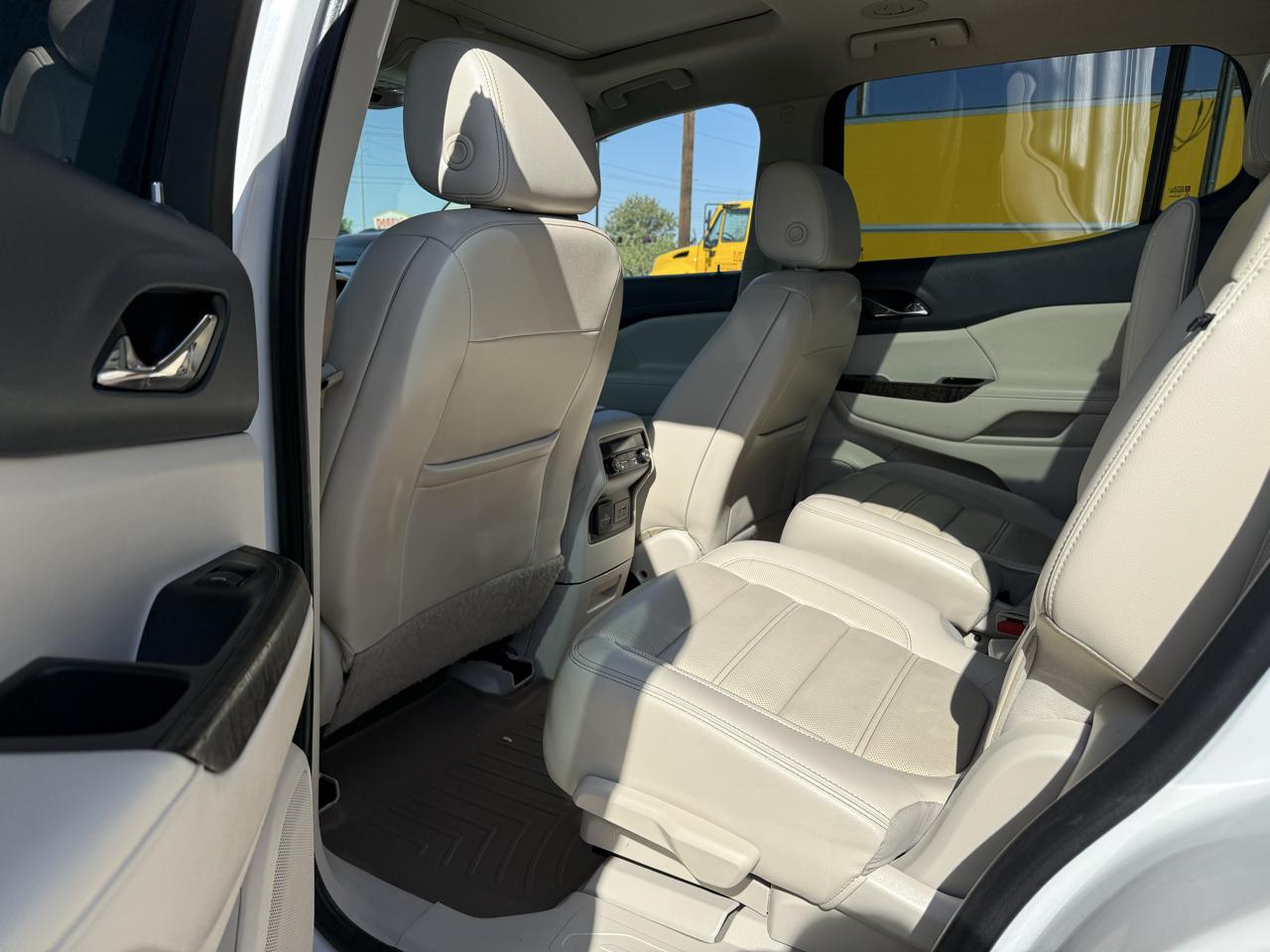 GMC Acadia Denali 4D SUV FWD 2020