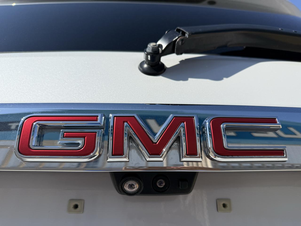 GMC Acadia Denali 4D SUV FWD 2020