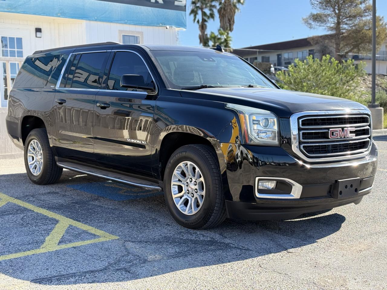 GMC Yukon XL 1500 SLT 2019