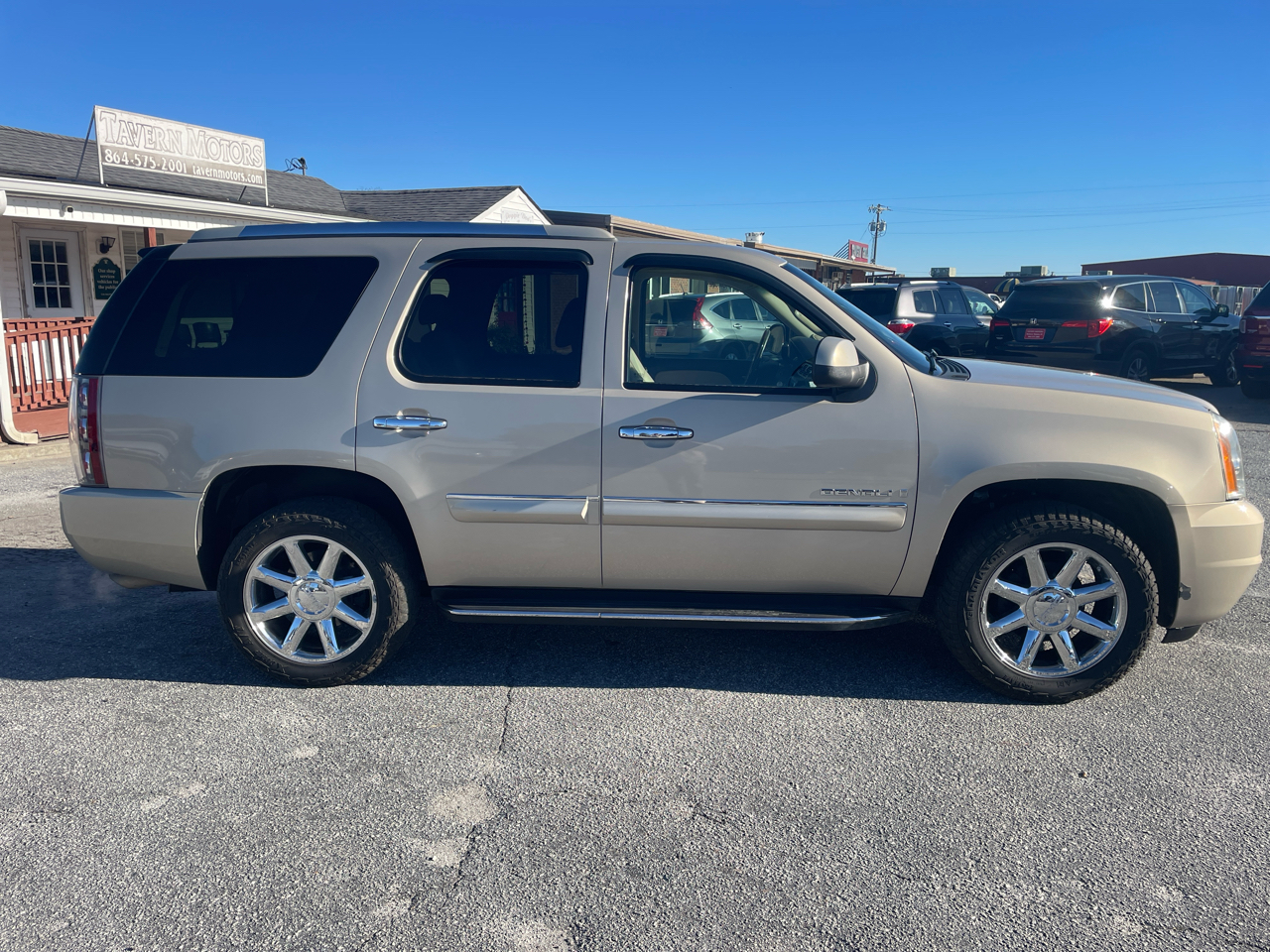 GMC Yukon Denali AWD 2008