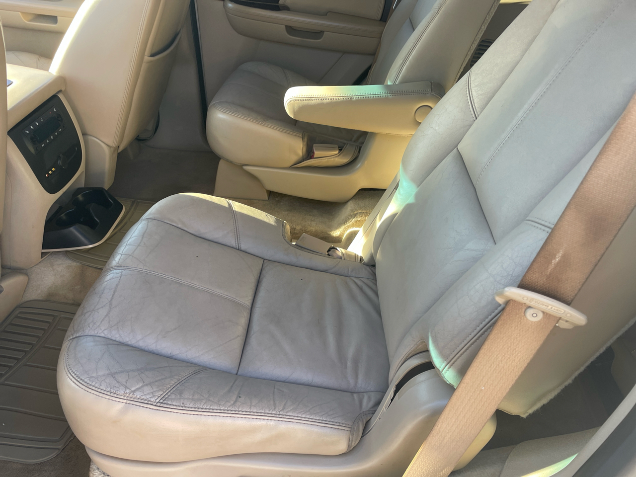 GMC Yukon Denali AWD 2008