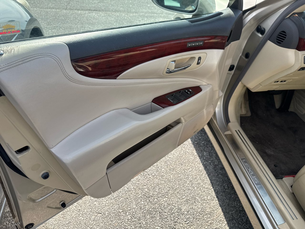 Lexus LS 460 Luxury Sedan 2010