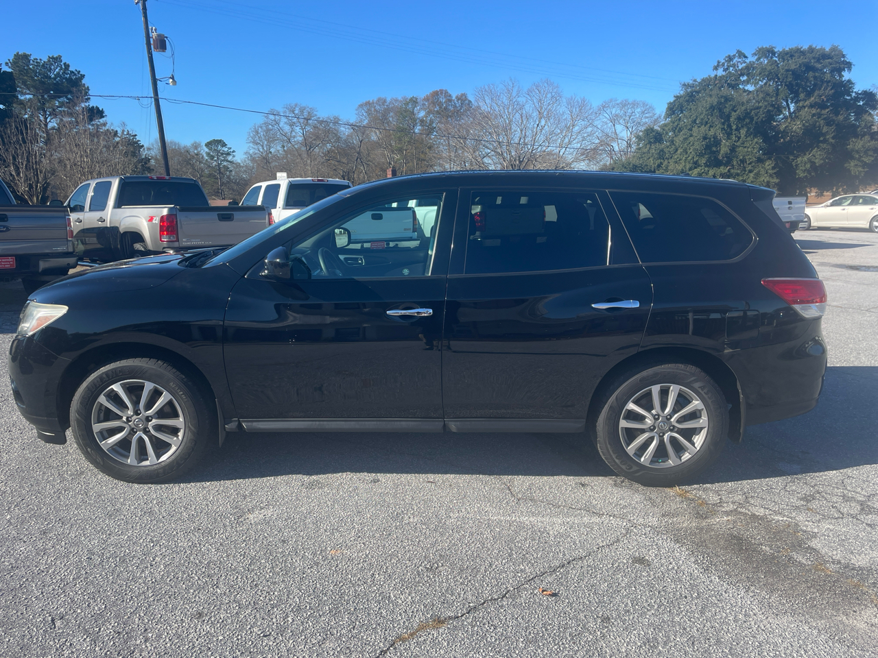 Nissan Pathfinder SV 4WD 2013