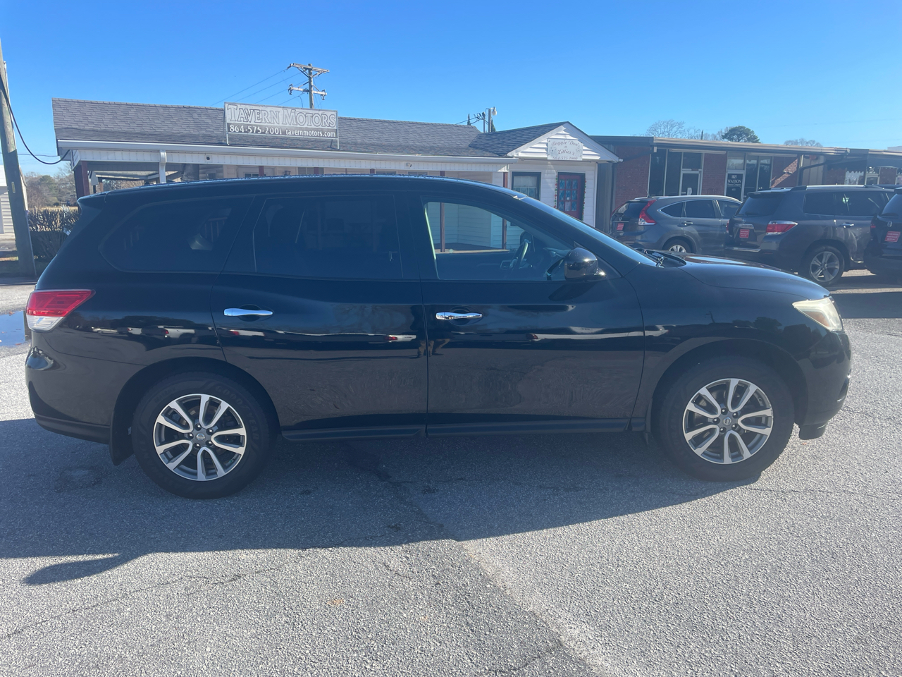 Nissan Pathfinder SV 4WD 2013