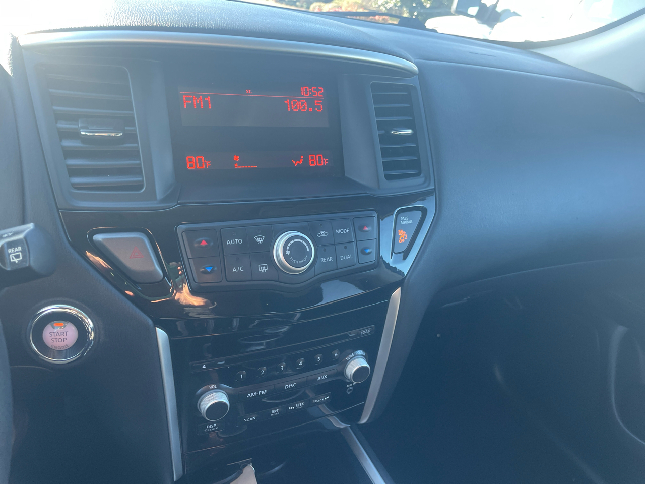 Nissan Pathfinder SV 4WD 2013