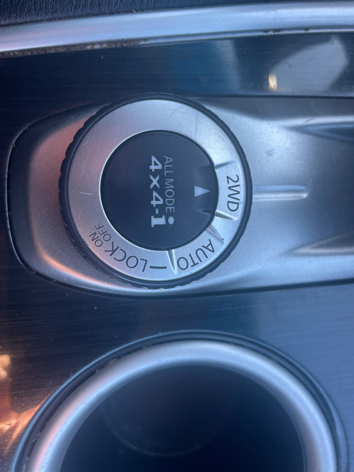 Nissan Pathfinder SV 4WD 2013