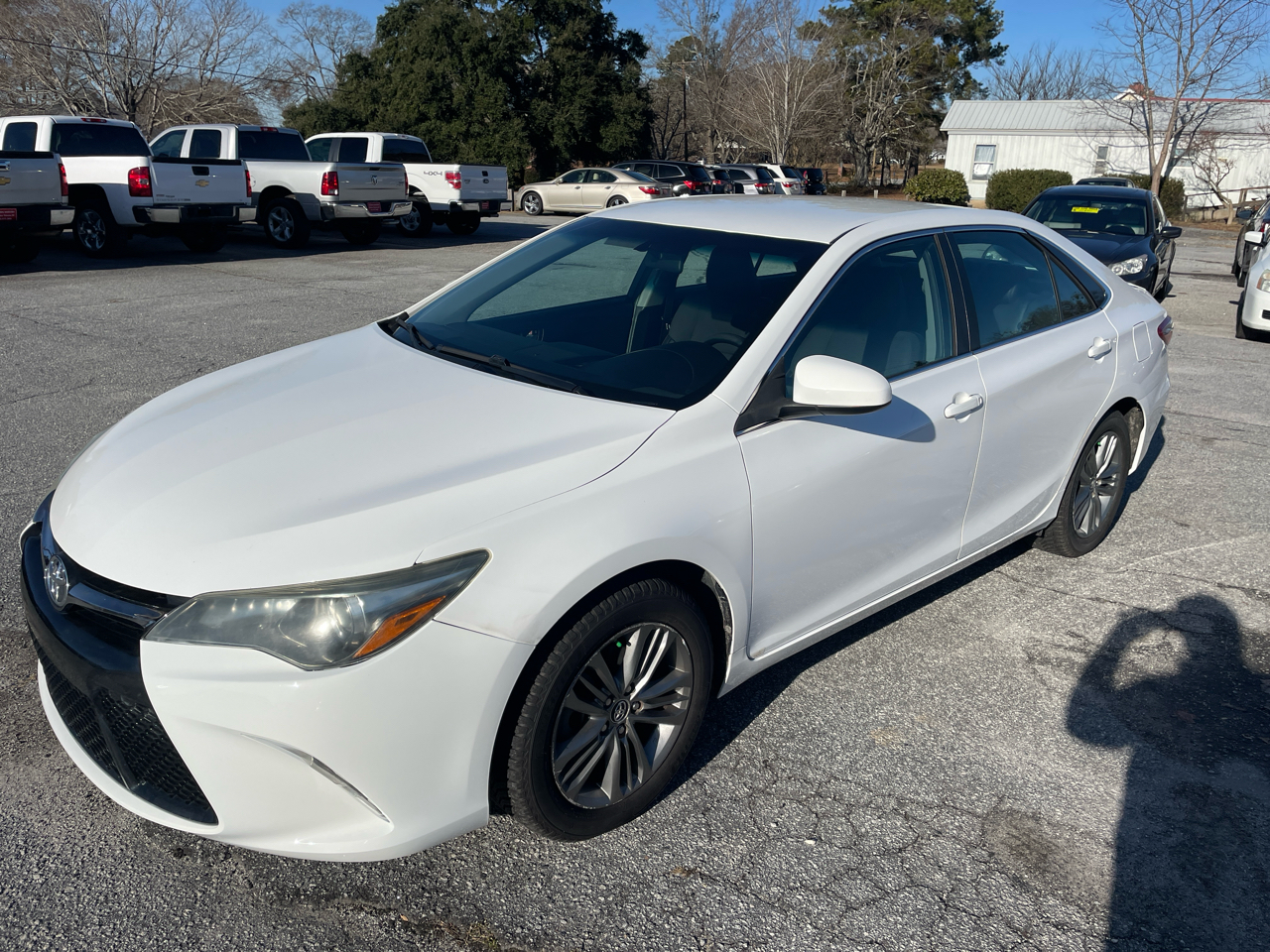 Toyota Camry 4dr Sdn I4 Auto SE (Natl) 2016