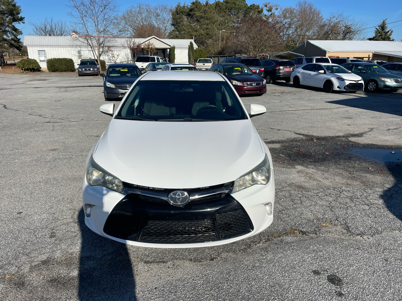 Toyota Camry 4dr Sdn I4 Auto SE (Natl) 2016