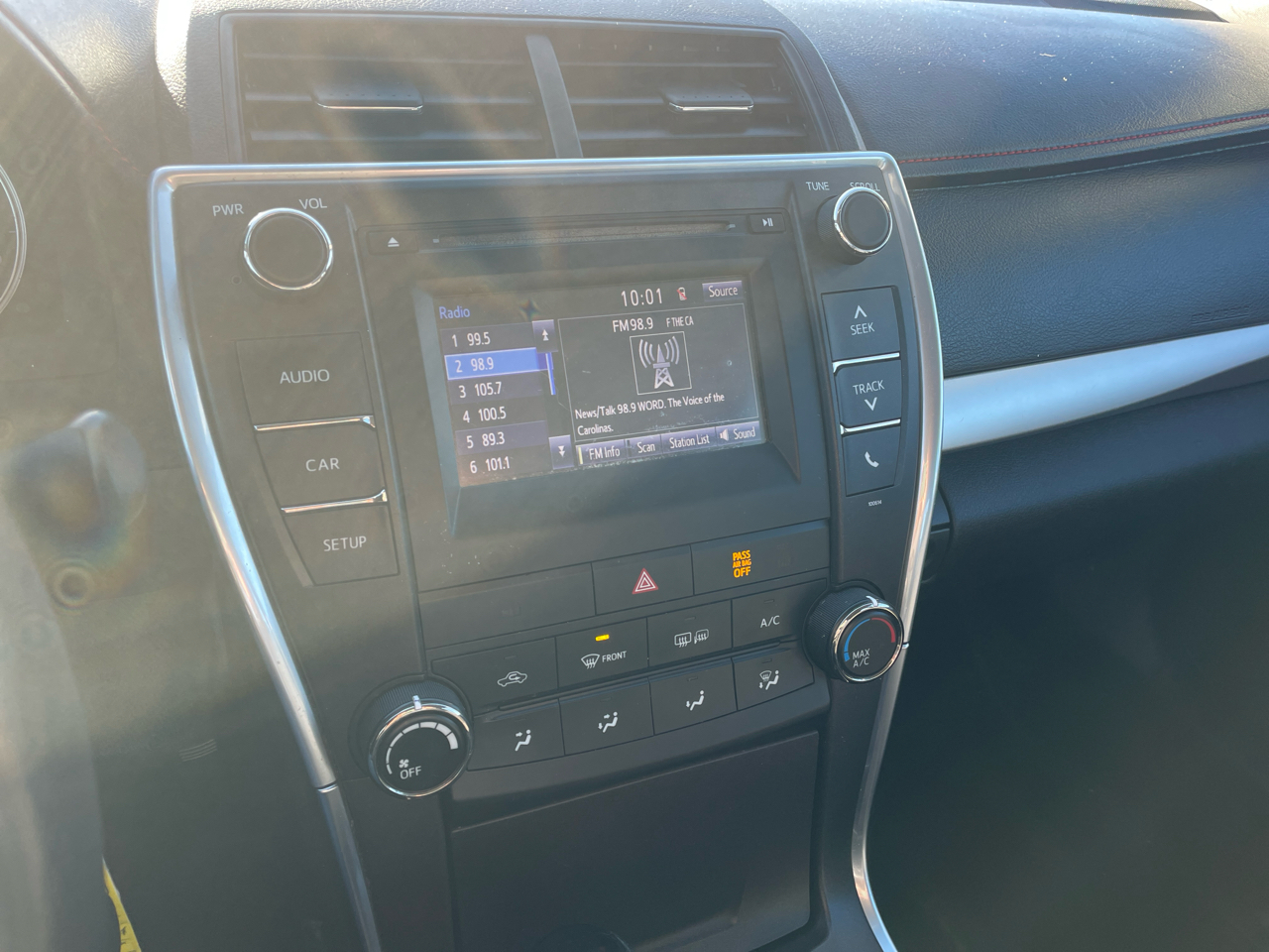 Toyota Camry 4dr Sdn I4 Auto SE (Natl) 2016