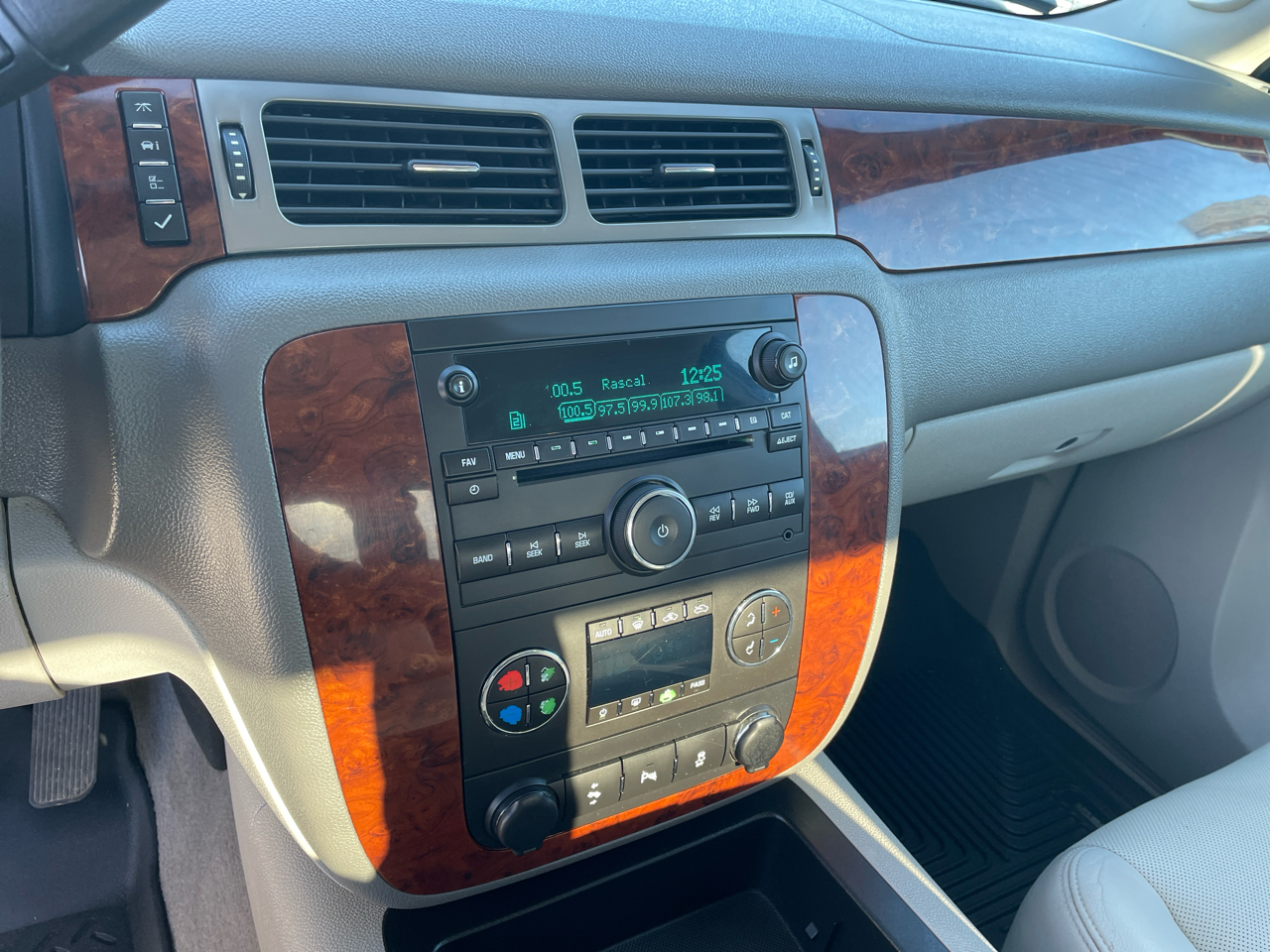 Chevrolet Silverado 1500 4WD Ext Cab 134.0" LTZ 2012