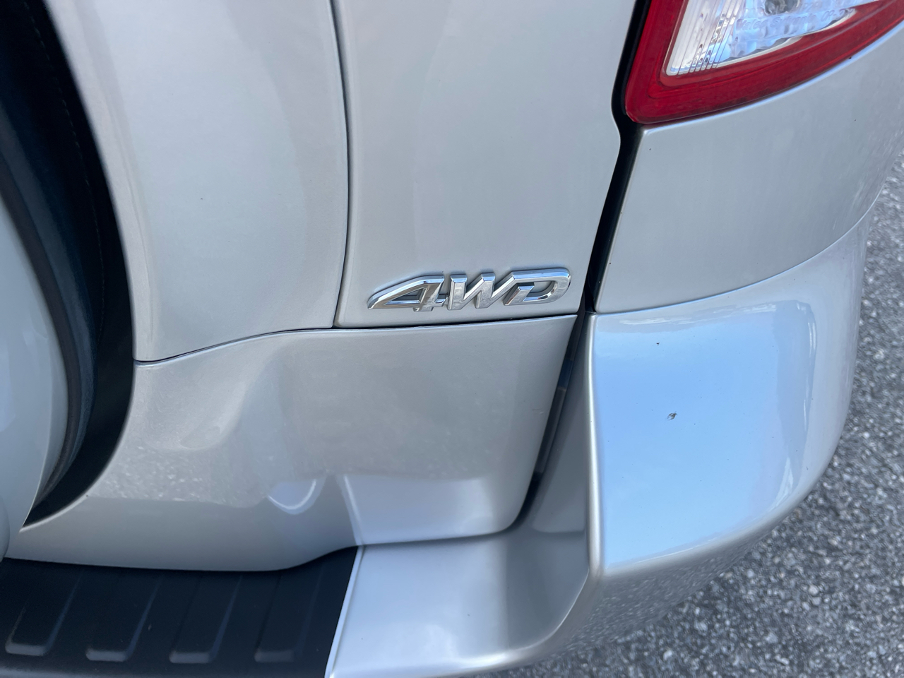 Toyota RAV4 Base I4 4WD 2009