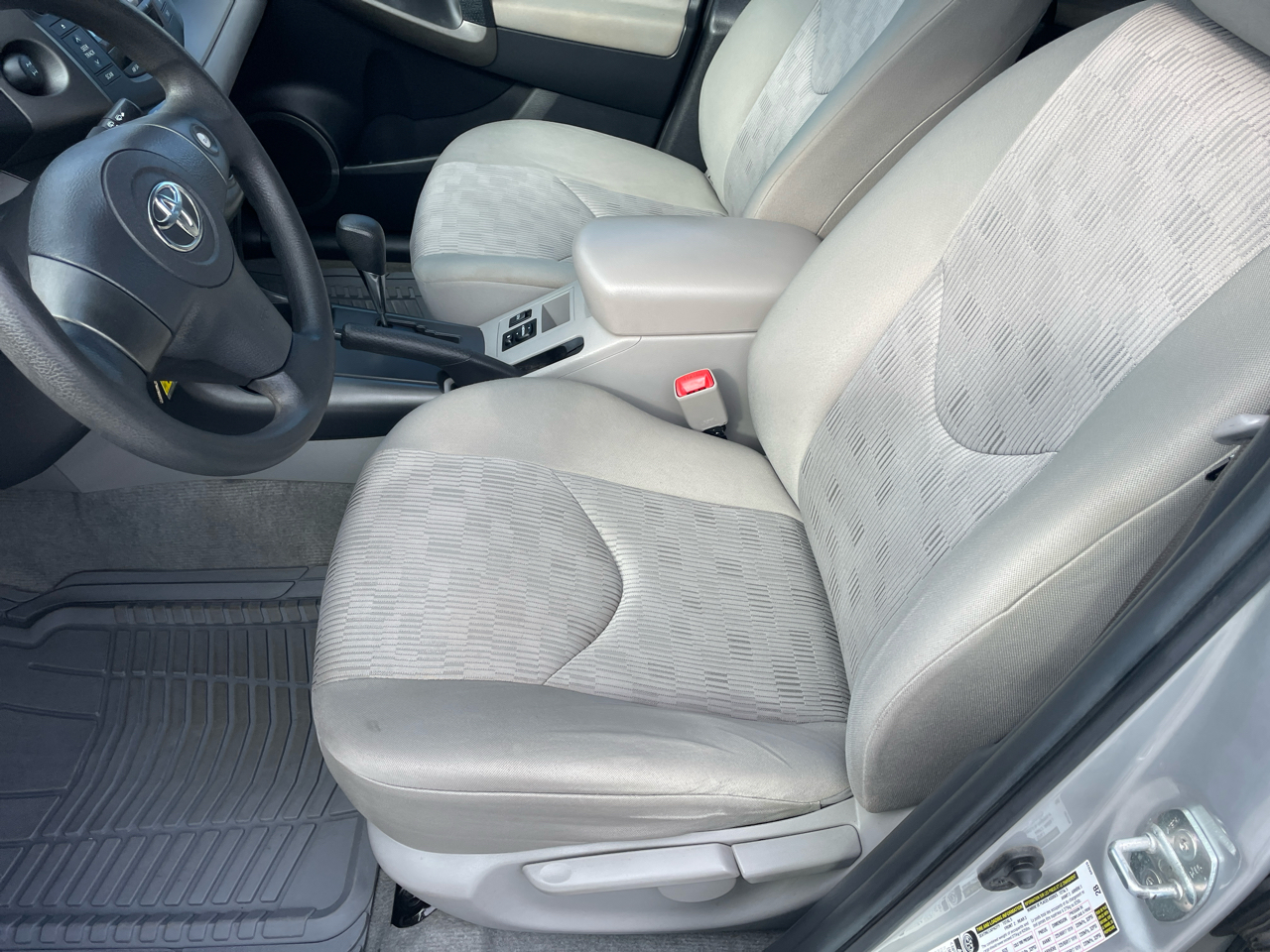 Toyota RAV4 Base I4 4WD 2009