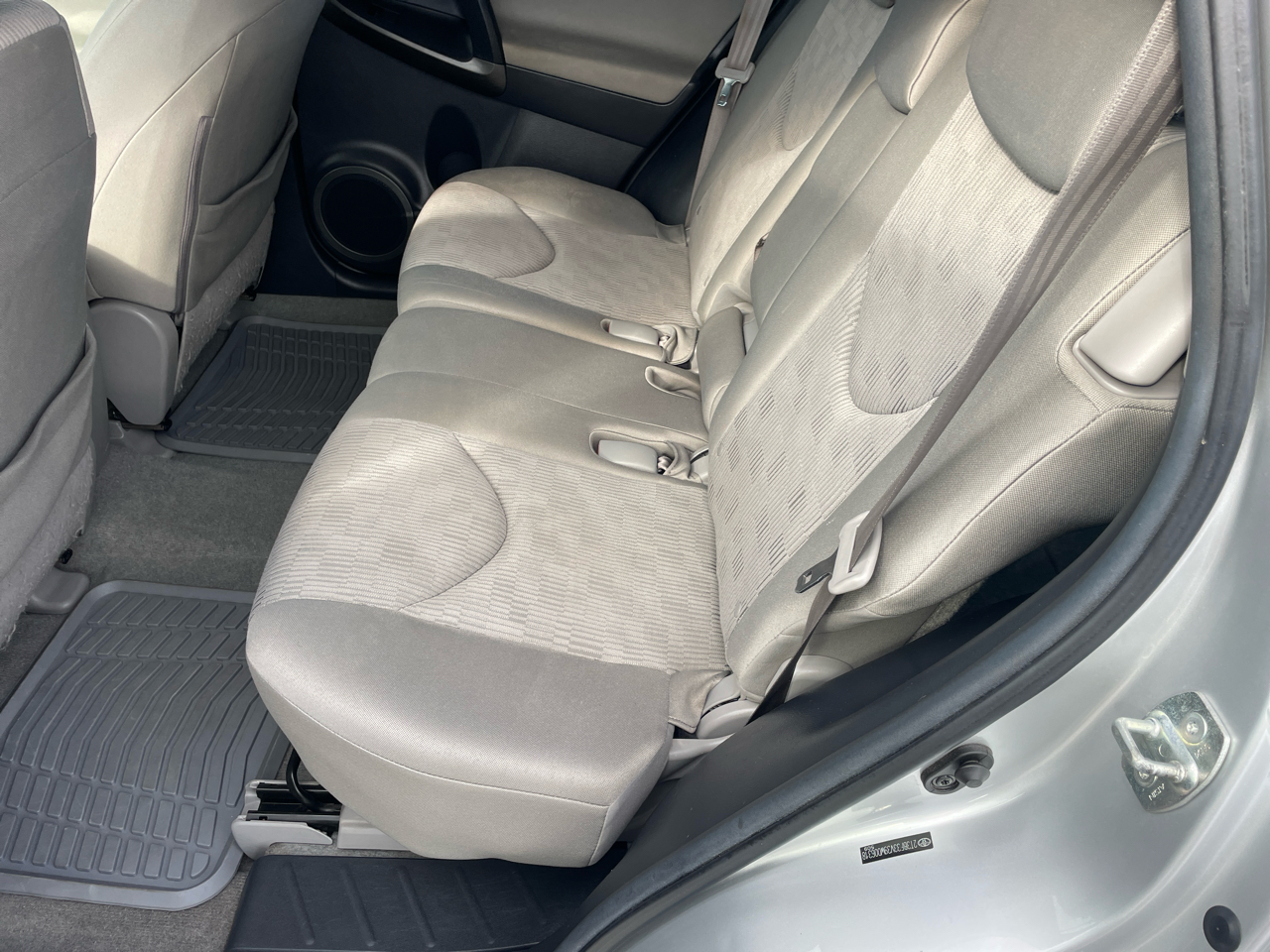 Toyota RAV4 Base I4 4WD 2009